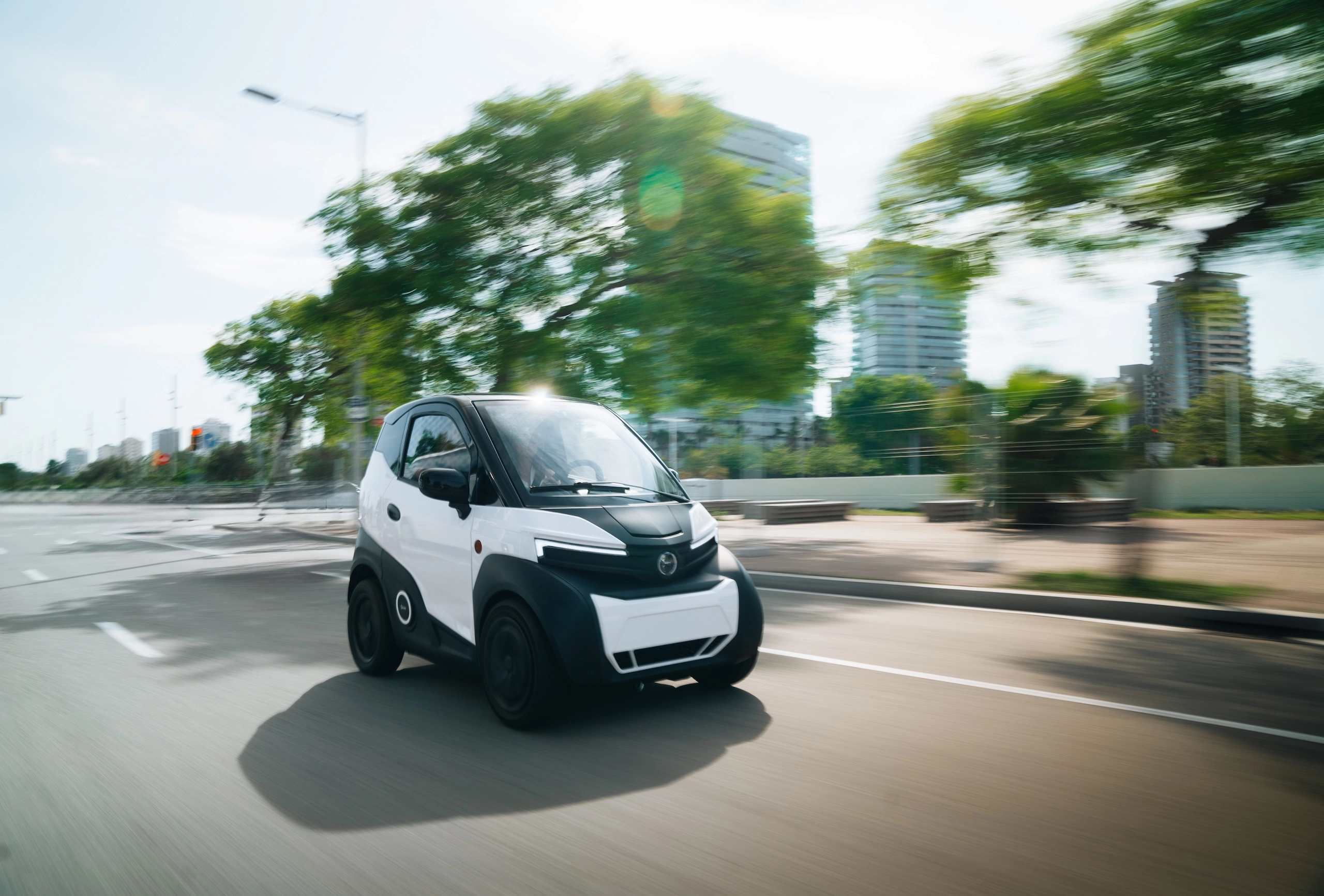 https://resources-vgzlaxdagifnmqmb.silence.eco/silence/public/webp/S04-manocar-nissan-banner.webp